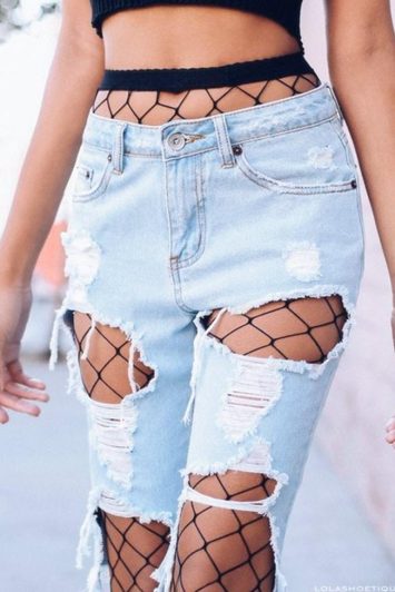 black-fishnet-tights-100100237-lapop-1