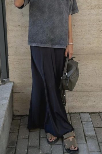 long-satin-skirt-black-100116430-1-lapop-3