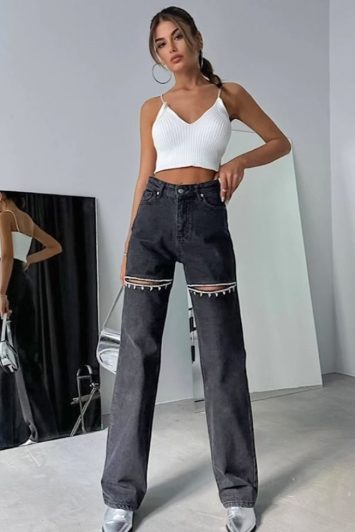 jean-with-tear-and-strass-embellishments-100116949-1-lapop-1