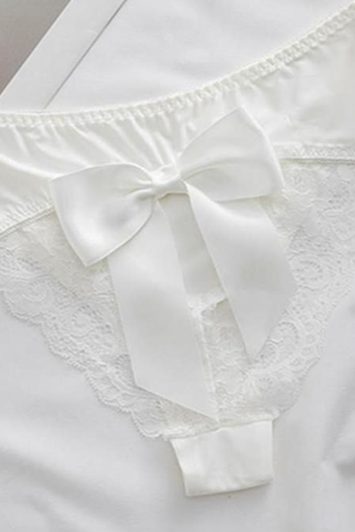 briefs-white-with-a-decorative-bow-100117307-2-lapop-2