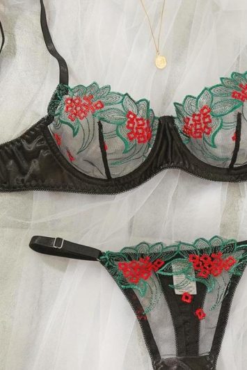 satin-underwear-set-with-transparencies-in-black-100117986-2-lapop-2 satin-underwear-set-with-transparencies-in-black-100117986-2-lapop-2