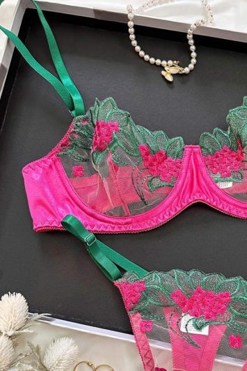 satin-underwear-set-with-transparencies-in-pink-100117986-3-lapop-2 satin-underwear-set-with-transparencies-in-pink-100117986-3-lapop-2