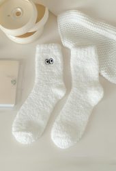 fleece-white-socks-with-eyelets-100117336-2-lapop-1