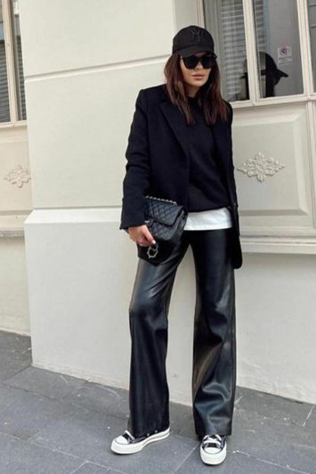 pants-black-wide-leg-100117342-1-lapop-2