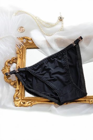 v-metallic-low-rise-black-briefs-100117344-2-lapop-2