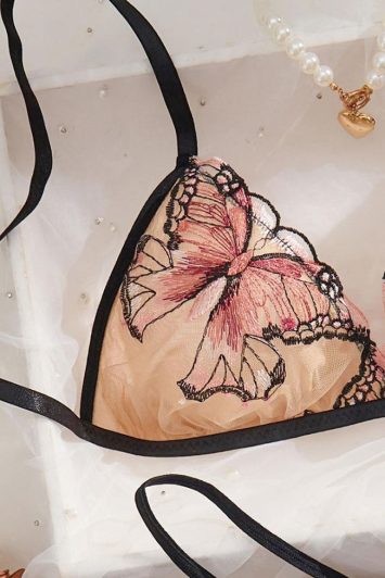 butterfly-romantic-set-underwear-100117376-1-lapop-2 butterfly-romantic-set-underwear-100117376-1-lapop-2