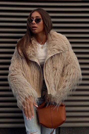 izmir-ekrou-gouna-me-leptomeria-dermatinis-100117673-1-lapop-2