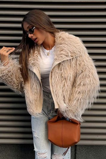 izmir-ekrou-gouna-me-leptomeria-dermatinis-100117673-1-lapop-3