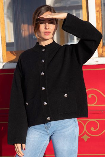 london-mavro-zaketaki-100118225-1-lapop-3