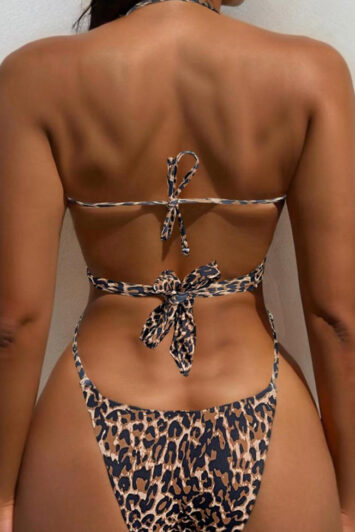 Μπικίνι με χιαστί τοπ και animal print σχέδιο. Sexy και ρυθμιζόμενο για μοναδικές εμφανίσεις στην παραλία.