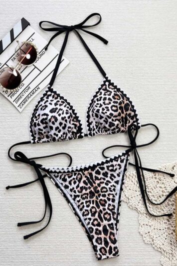 Τριγωνάκι μπικίνι με leopard print και μαύρες λεπτομέρειες. Ρυθμιζόμενο και sexy για μοναδικές εμφανίσεις στην παραλία.