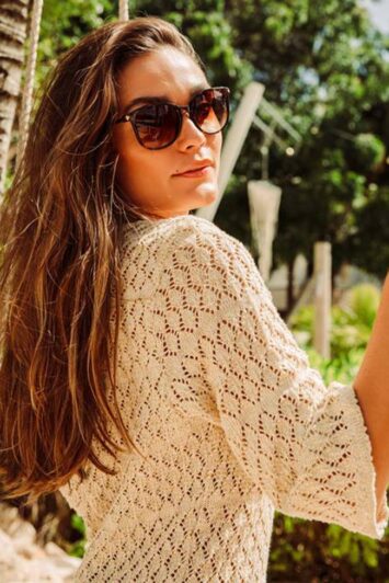 Γυναικεία γυαλιά ηλίου με ταρταρούγα σκελετό και χρυσούς βραχίονες