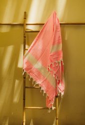 petseta-thalassis-hamam-riges-krossia-roz-100118311-2-lapop-1