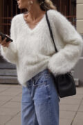 leuko-fluffy-gynaikeio-poulover-v-neck-100118341-1-lapop-1