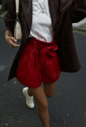 psilomeso-kokkino-sortsaki-dermatinis-me-zoni-100114191-5-lapop-3